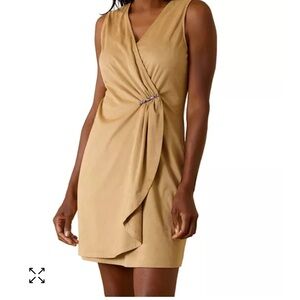 Tommy Bahama NWT
Salina Sleeveless Faux Suede Dress